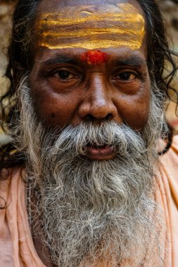 Varanasi, Hindistan - Eylül 2020: 11 Eylül 2020 'de Uttar Pradesh, Hindistan' da bir sadhu 'nun portresi.