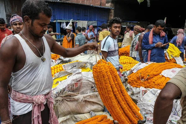 Kolkata India Septiembre 2020 Vendedores Flores Mercado Flores Mullik Ghat —  Fotos de Stock