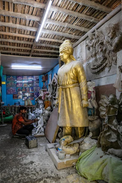 Kalkuta Indie Wrzesień 2020 Września 2020 Rzemieślnik Wykonujący Rzeźby Gliny — Zdjęcie stockowe