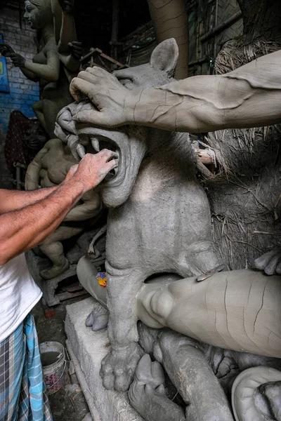 Kolkata Indien September 2020 Ein Handwerker Fertigt Ton Und Strohskulpturen — Stockfoto