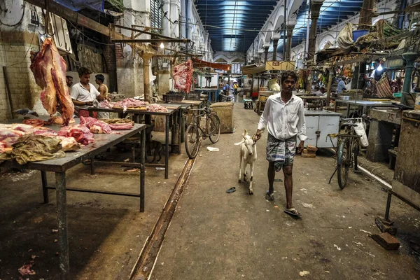 Kolkata India Septiembre 2020 Hombre Con Una Cabra Nuevo Mercado —  Fotos de Stock