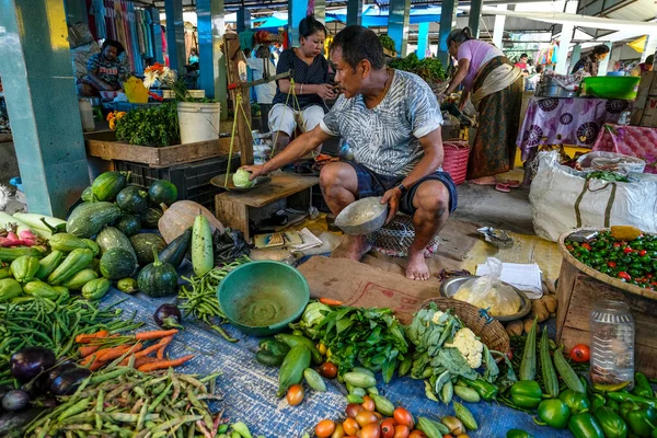 Kalimpong Indien Oktober 2020 Man Som Säljer Grönsaker Haat Bazaar — Stockfoto