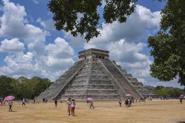 Piste, Mexico - April 28, 2025: Temple of Kukulkan, Chichen Itza was a prominent pre-Hispanic Maya city located in the Yucatan Peninsula of Mexico.