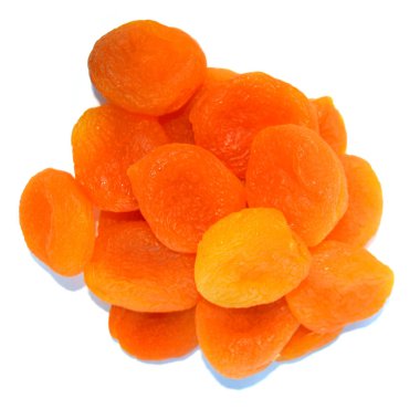 Beyaz arka planda izole kuru kayısı yığını, üst görünümü