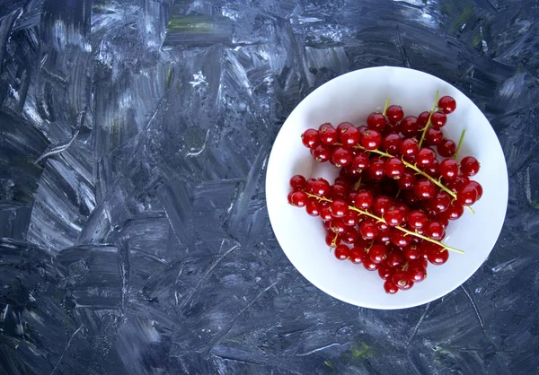 Fresh Organic Ripe Red Currant Berries Grey White Background White — Stock Photo, Image