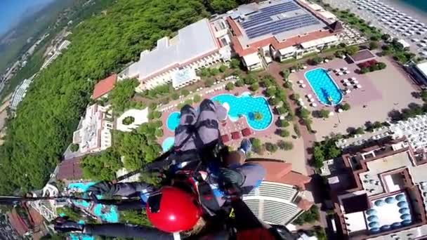 Turecko Kemer Září 2015 Tandem Paragliding Obloze Nad Hotely Zelenými — Stock video