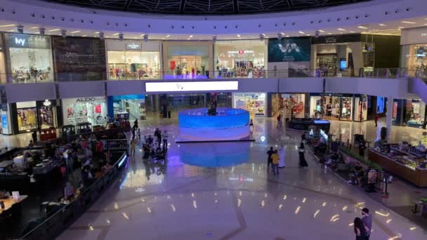 Dubai Verenigde Arabische Emiraten Juli 2020 Marina Mall Indoor Met — Stockvideo