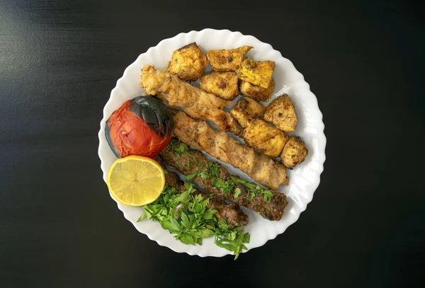 Διάσημα Παραδοσιακά Αραβικά Τουρκικά Ισραηλινά Τρόφιμα Ψητό Κοτόπουλο Shashlik Αρνί — Φωτογραφία Αρχείου