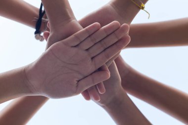 yakın el kız güç , Takım çalışması istifleme el Kavramı