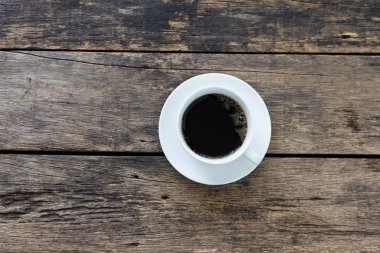 ahşap masa üstten görünüm üzerinde kahve fincanı