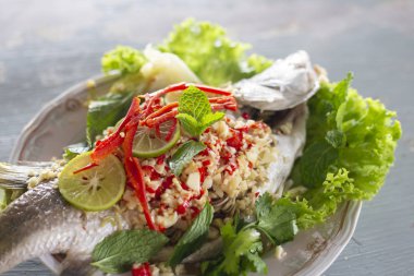 Limon ve Sebze ile buğulanmış deniz tabanı balık, Tay gıda