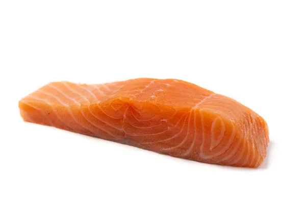 Salmão fresco sashimi cru isolado sobre fundo branco — Fotografia de Stock