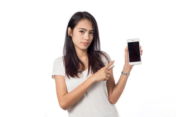 年轻女子拿着手机孤立在白色背景 — 图库照片