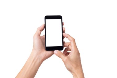Eli tutan adam, beyaz arkaplanda kırpma yolu ile izole edilmiş boş ekran ile mobil akıllı telefonu taklit ediyor.