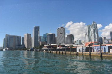 Miami şehrinin manzarası. Yüksek binalar.