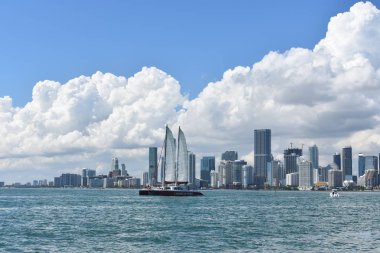 Miami şehrinin manzarası. Yüksek binalar.