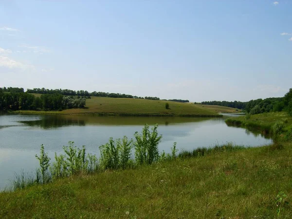 佩尔扎日在哈尔科夫附近有一个池塘 — 图库照片