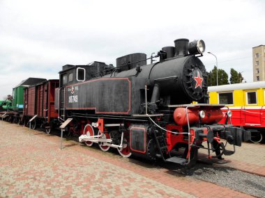 Harkov tren istasyonundaki eski buharlı lokomotif.