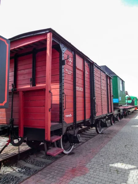 Vecchia Locomotiva Vapore Alla Stazione Ferroviaria Kharkov — Foto Stock