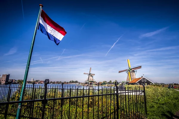 Molinos de viento en zaanse schans, Países Bajos — Foto de Stock