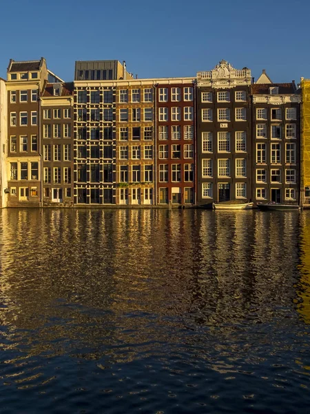 Красиві будинки в Амстердамі, Нідерланди — стокове фото