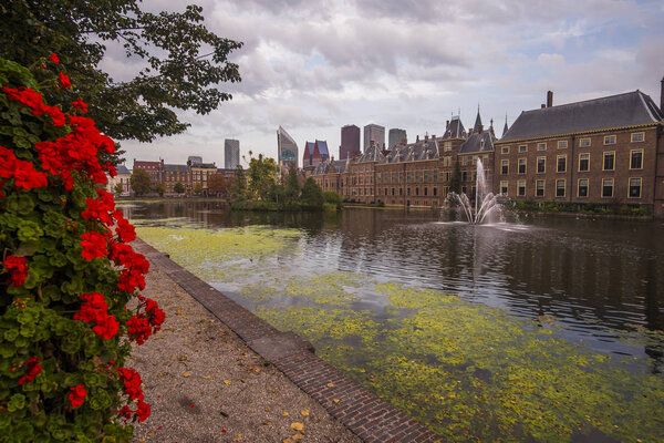 Фабрегас и Мбаппе в "Хааге", Нидерланды
