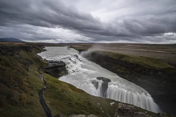 Increíble hermosa cascada Gullfoss, famoso hito en Islandia. Círculo Dorado, Islandia — Foto de Stock