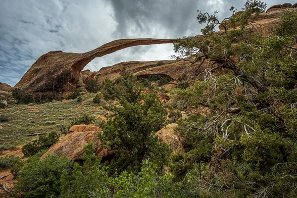Landscape Arch in beautiful Arches National Park, Utah, USA — Stock Photo, Image