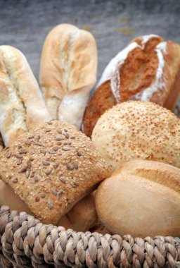 Sepette taze ekmek var.