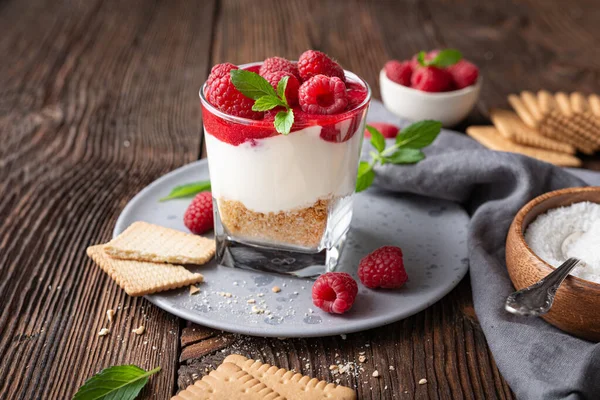 Bake Cheesecake Dessert Glass Jar Topped Raspberry Puree Fresh Berries — Stock Photo, Image