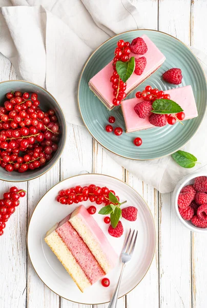 Delicious Refreshing Juicy Dessert Punch Cake Topped Sugar Icing Fresh — Stock Photo, Image