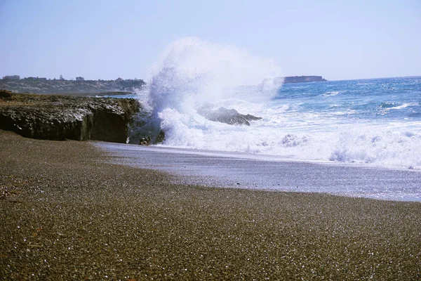 Hermosas olas marinas en la playa —  Fotos de Stock