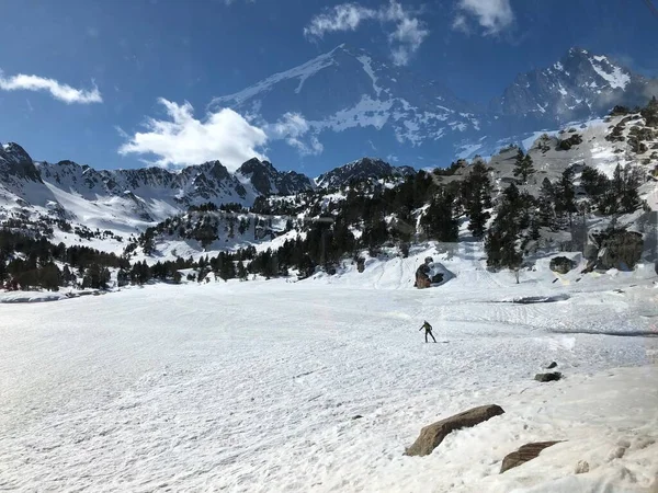 安道尔美丽的高山 滑雪胜地 Pessons湖 — 图库照片