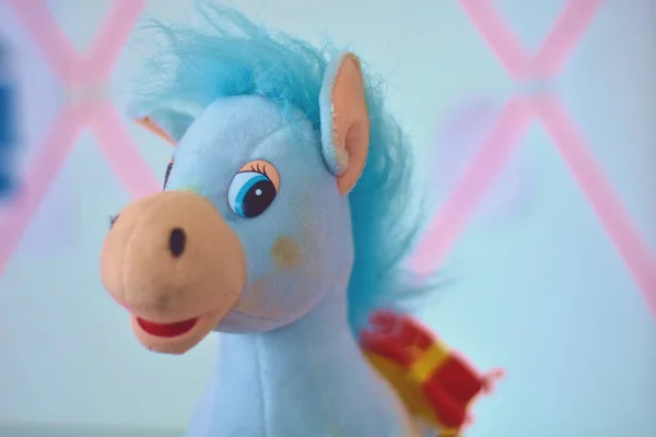 mavi peluş at. Çocuk oyuncak