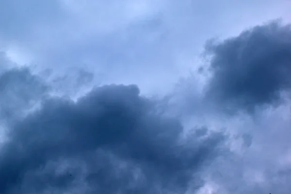 bulutlu sonbahar gökyüzü kalın bulutlar