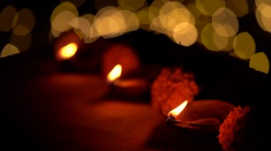 Diwali - Deepavali olarak da bilinen ışıklar bir Hint Hindu festivali. Diwali gece diyas veya yağ lambaları Panning atış.