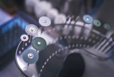 İş takım, laboratuvar ve nesneleri bir diş prosthetist uzman.