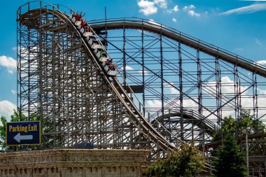 Roller Coaster Mt.Olympus içinde