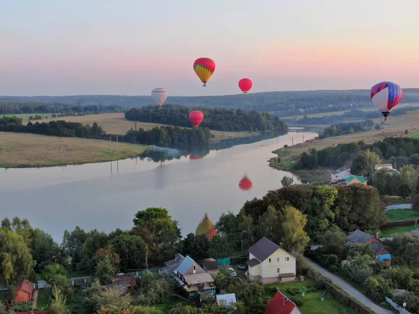 Ballonfahrt Bei Klarem Wetter Bei Sonnenuntergang Aus Einer Höhe Über — Stockfoto