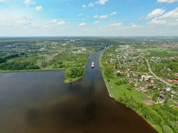 Krásná Panoramatická Krajina Vysoké Nadmořské Výšky Nákladní Obchodní Loď Plachty — Stock fotografie