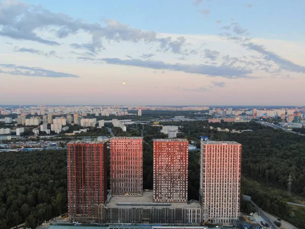 Вид Воздуха Панорамный Пейзаж Москвы Восходе Солнца Современные Дома Лучах — стоковое фото