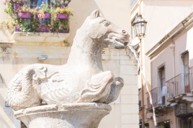 Taormina 'daki hipokampus çeşmesi yatay formatta