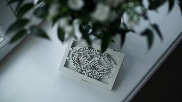 结婚戒指的婚礼装饰盒 — 图库视频影像