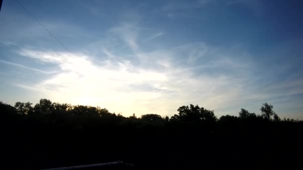 Timelapse Zomeravond Hemel Boven Stad — Stockvideo