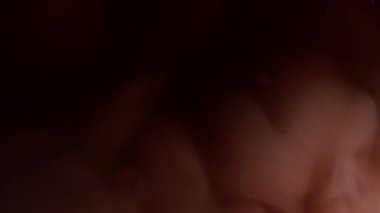 Süt ve kahve. Kahve ve Krema Karıştırma. makro yavaş çekim güzel arka plan vurdu