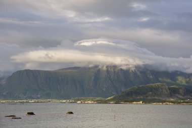 Norveç'te Lofoten, Eggum, gece yarısı güneşi ile Panorama