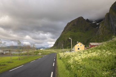 Norveç'te Lofoten, Eggum, gece yarısı güneşi ile Panorama