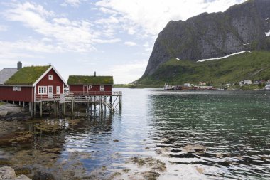 Norveç'te Lofoten adalarına Reine Köyü manzara