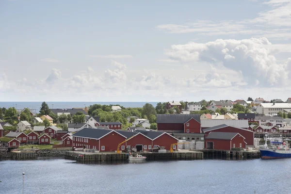 ノルウェーのロフォーテン諸島にレーヌの村の風景します — ストック写真