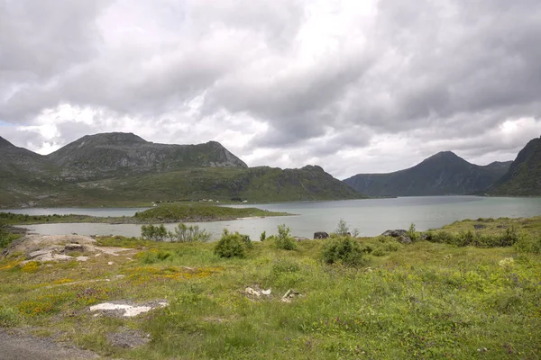 Hora Pobřeží Mezi Eggum Svolvaer Ostrovy Lofoten Norsku — Stock fotografie